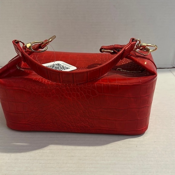 RED lunch box design handbag NEW - Picture 2 of 11